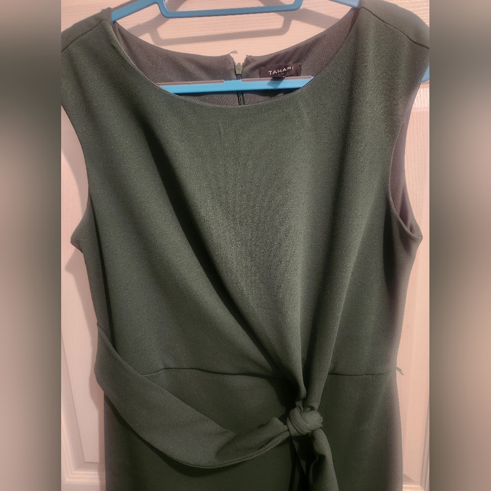 Tahari ASL  Rich Green Sheath With Decorative Front Sash - Picture 5 of 6
